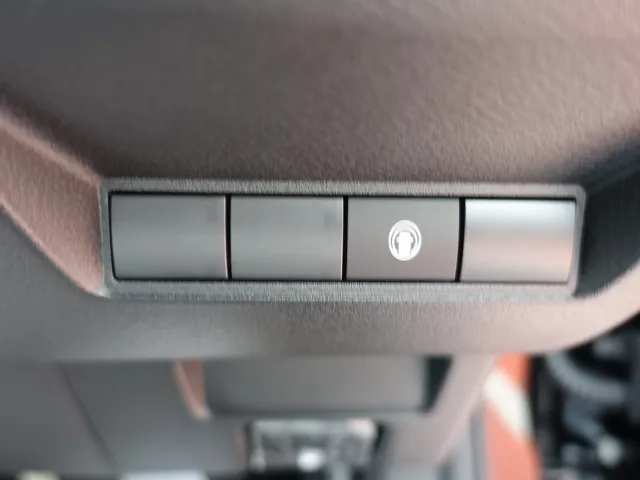 ノート(ニッサン)X アラウンドビュー LED登録済未使用車 18