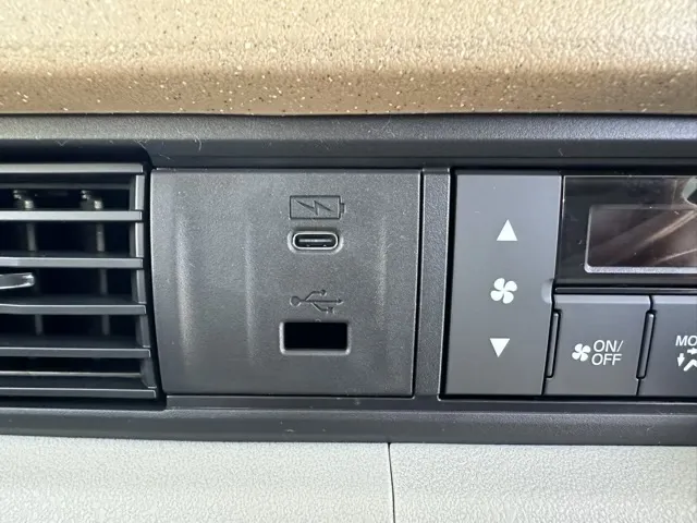 N-BOX(ホンダ)N-BOX コンフォートＰ届出済未使用車 25