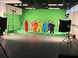 ポディション、ダンスの振り付けを確認
