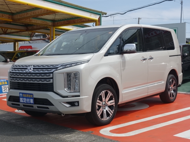 デリカD:5 4WD Ｐ 7人 ナビ取付PKGⅡ オートステップ付 三菱 中古車は 