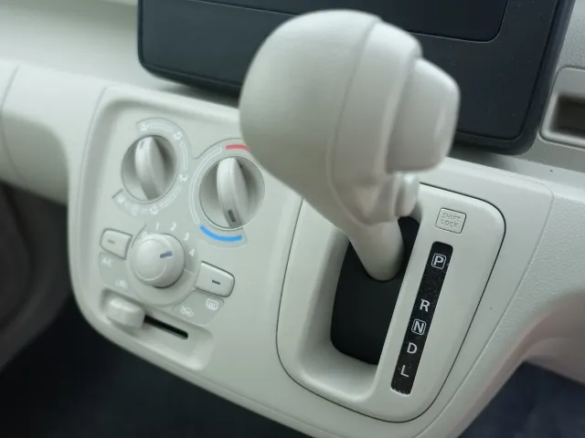 ワゴンR(スズキ)FAディーラー試乗車 16