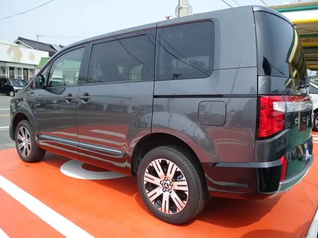 デリカD:5(三菱)G パワーパッケージ 8人 アラビュー登録済未使用車 2