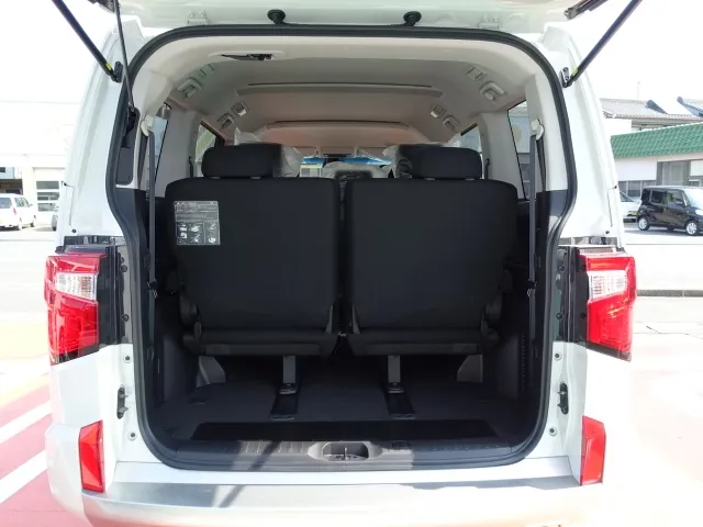 デリカD:5(三菱)G パワーパッケージ 8人 アラビュー登録済未使用車 13