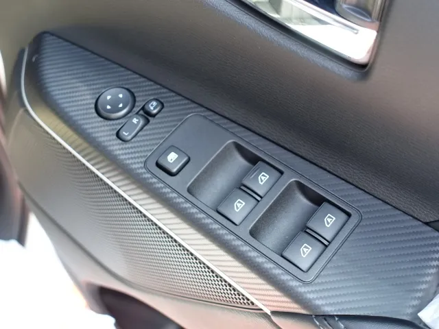 デリカD:5(三菱)G パワーパッケージ 8人 アラビュー登録済未使用車 19