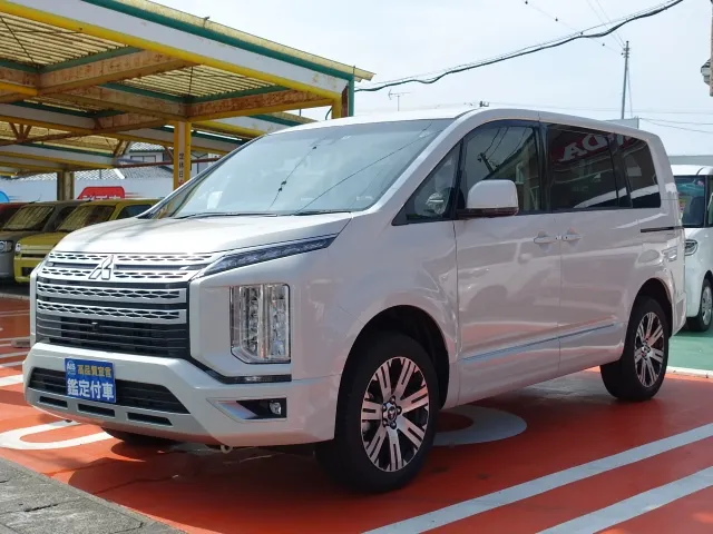 デリカD:5(三菱)G パワーパッケージ 8人 アラビュー登録済未使用車 1