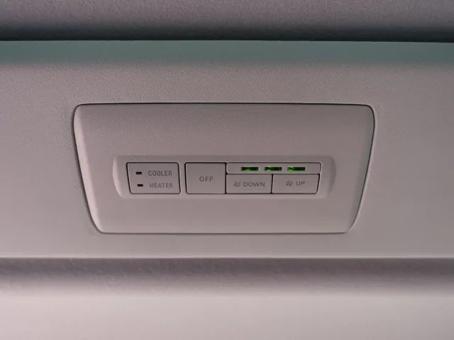 デリカD:5(三菱)G パワーパッケージ 8人 アラビュー登録済未使用車 6