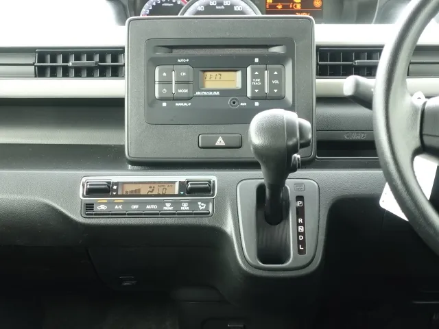 ワゴンR(スズキ)ハイブリッド　FXディーラー試乗車 9