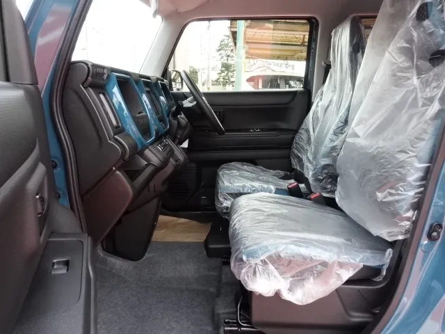 ハスラー(スズキ)ハイブリッドG セーフティサポート非装着車届出済未使用車 3