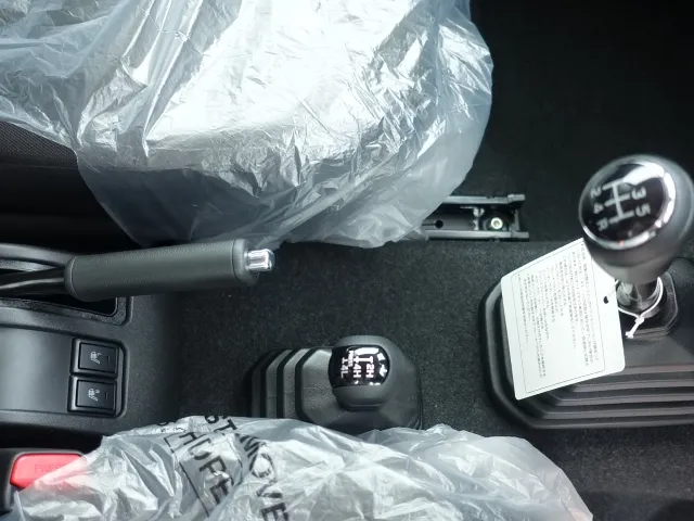 ジムニー(スズキ)XC ＡＴ車届出済未使用車 9