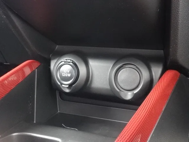 スイフト(スズキ)ベースグレード　セーフティサポート非装着車 MT登録済未使用車 19