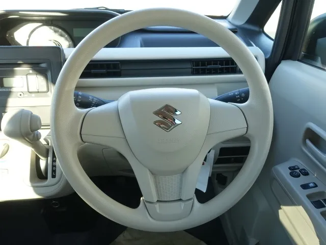 ワゴンR(スズキ)FAディ-ラ-試乗車 9