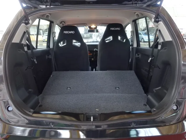 アルト(スズキ)ターボディーラー試乗車 8