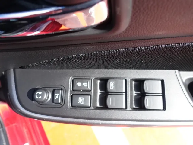 スイフト(スズキ)HYBRID RS　セーフティパッケージディ-ラ-試乗車 9