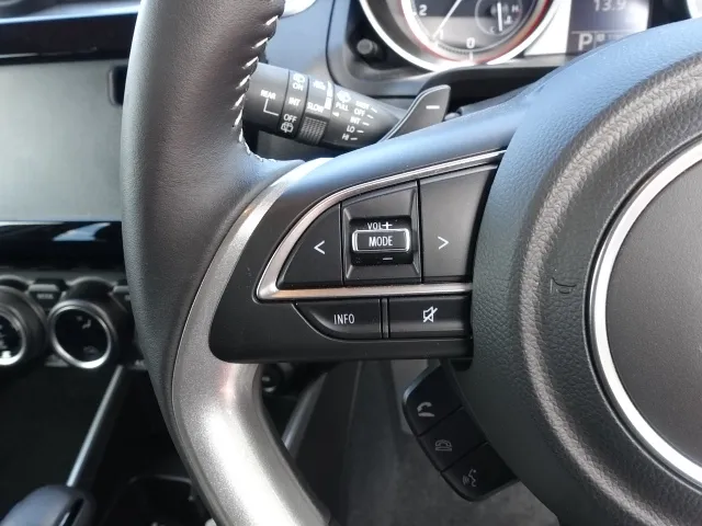 スイフト(スズキ)RS セーフティパッケージ　全方位カメラディ-ラ-試乗車 17