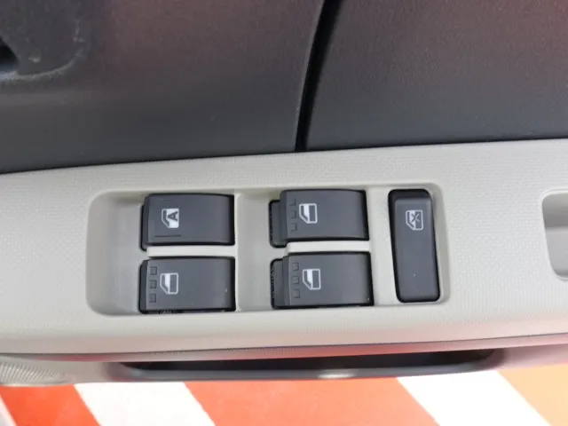 ミラトコット(ダイハツ)LSAⅢディ-ラ-試乗車 12