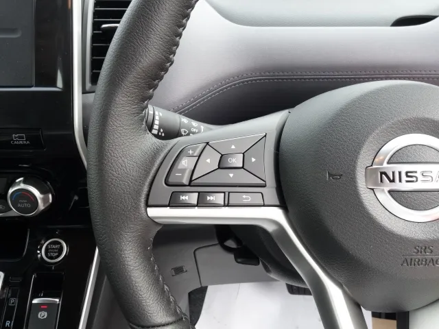 セレナ(ニッサン)ハイウェイスターＶセーフティパックＡ登録済未使用車 17