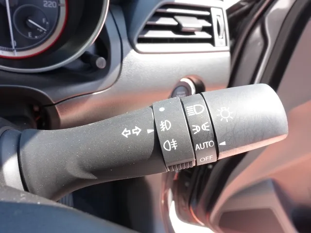 スイフト(スズキ)XRリミテッドディ-ラ-試乗車 14