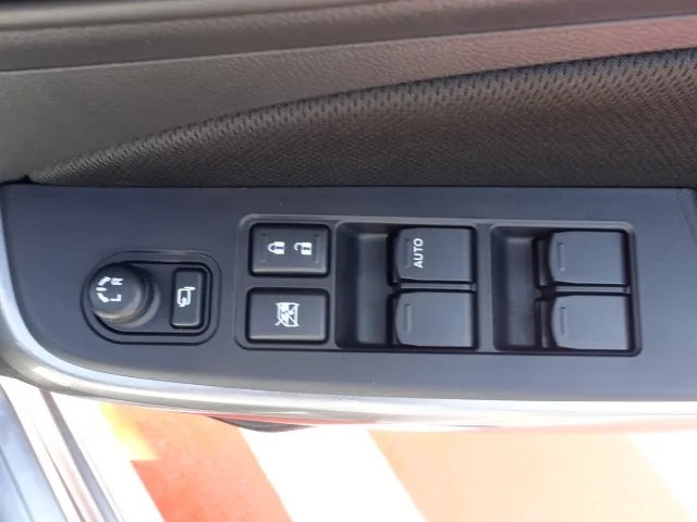 スイフト(スズキ)HYBRID RS セーフティパッケージ　全方位ディーラ-試乗車 11