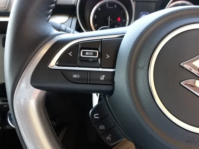 スイフト(スズキ)HYBRID RS セーフティパッケージ　全方位ディ-ラ-試乗車 17