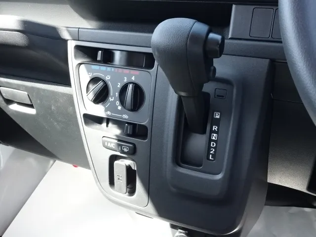 ハイゼット(ダイハツ)デラックス　SAⅢ届出済未使用車 19