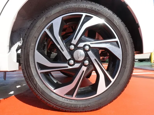 ムーヴ(ダイハツ)RSハイパーリミテッドSAⅢ届出済未使用車 16