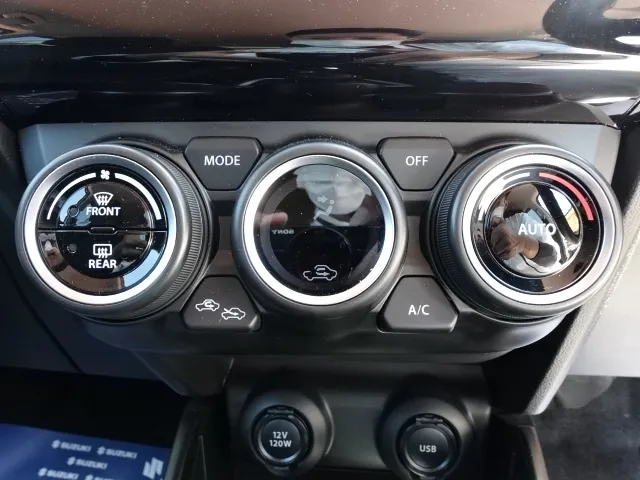 スイフト(スズキ)XRリミテッド アップグレードパック　全方位カメラディ-ラ-試乗車 19