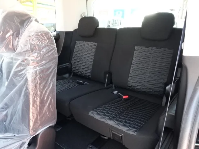 デリカD:5(三菱)G パワーパッケージ 8人 ナビ取付PKGⅠ オートステップ付  後側方・後退時車両検知警報付登録済未使用車 5