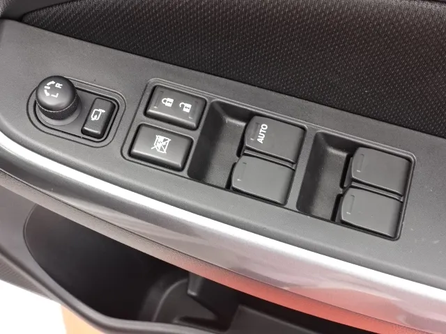 スイフト(スズキ)ハイブリッドSL中古車 9