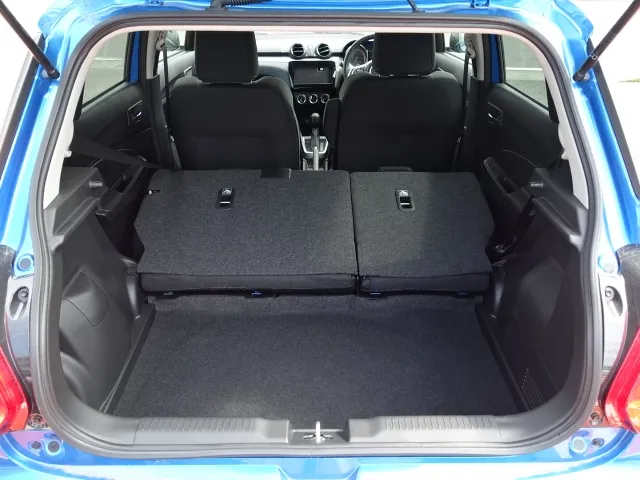 スイフト(スズキ)HYBRID RS セーフティパッケージ　全方位ディーラ-試乗車 9