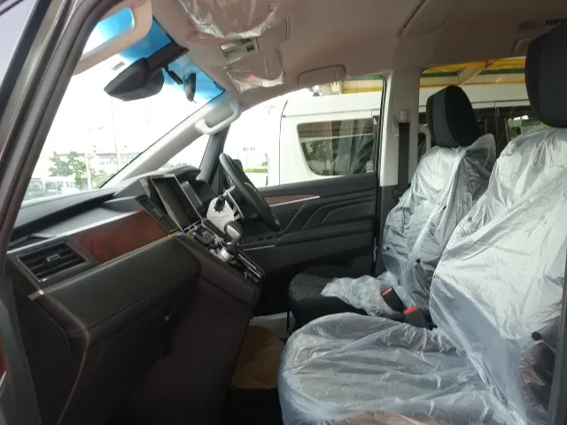 デリカD:5(三菱)G 7人 ナビ取付PKGⅠ登録済未使用車 3