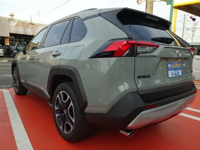 ＲＡＶ４(トヨタ)アドベンチャー4WD　オーディオレス登録済未使用車 2