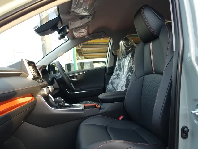 ＲＡＶ４(トヨタ)アドベンチャー4WD　オーディオレス登録済未使用車 3