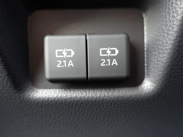 ＲＡＶ４(トヨタ)アドベンチャー4WD　オーディオレス登録済未使用車 7