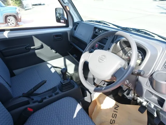 クリッパートラック(ニッサン)DX　４WD届出済未使用車 10