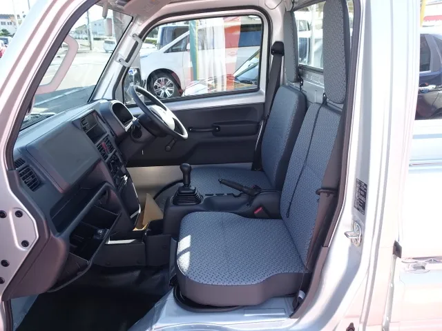 クリッパートラック(ニッサン)DX　４WD届出済未使用車 3