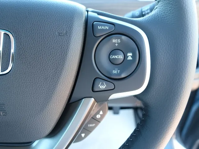 フリード(ホンダ)クロスターホンダセンシング　ＬＥＤヘッドライト登録済未使用車 17