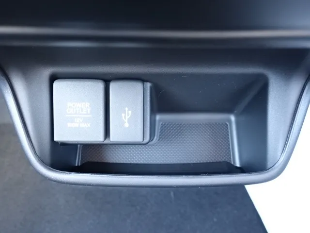 フリード(ホンダ)クロスターホンダセンシング　ＬＥＤヘッドライト登録済未使用車 20