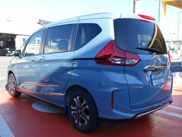 フリード(ホンダ)クロスターホンダセンシング　ＬＥＤヘッドライト登録済未使用車 2