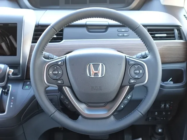 フリード(ホンダ)クロスターホンダセンシング　ＬＥＤヘッドライト登録済未使用車 7