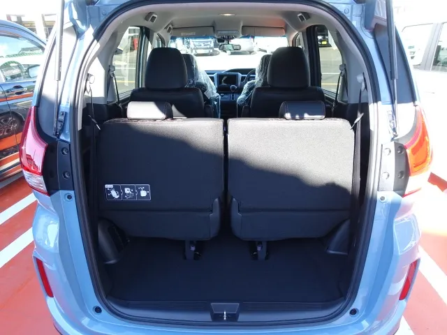 フリード(ホンダ)クロスターホンダセンシング　ＬＥＤヘッドライト登録済未使用車 8