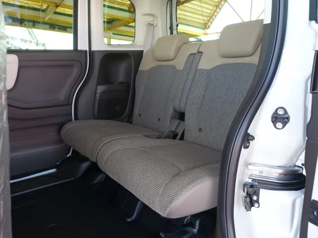 N-BOX(ホンダ)Ｌ届出済未使用車 4