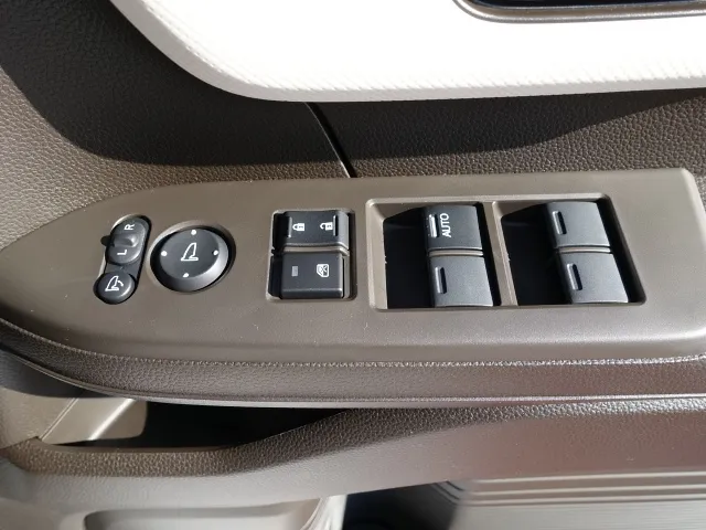 N-BOX(ホンダ)Ｌ届出済未使用車 9
