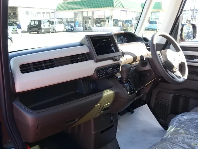 N-BOX(ホンダ)Ｌ届出済未使用車 18