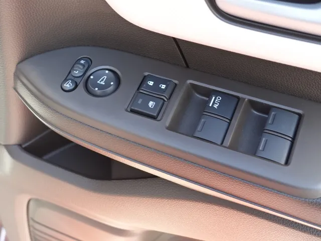 N-BOX(ホンダ)G届出済未使用車 7