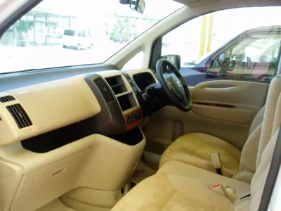 セレナ(ニッサン)20G中古車 3