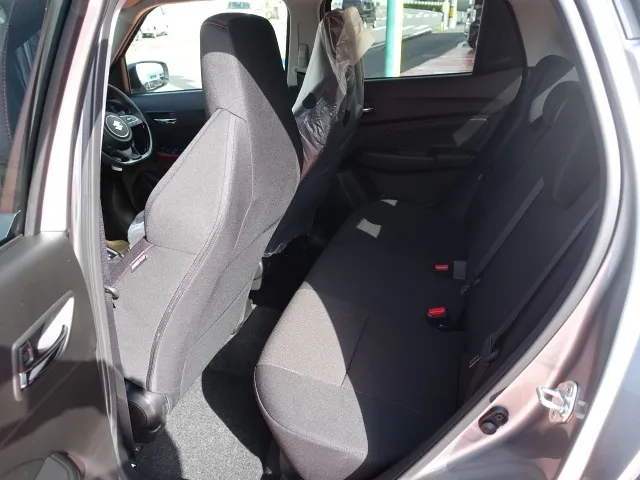 スイフト(スズキ)ベースグレード　セーフティパッケージ 全方位カメラ AT登録済未使用車 4