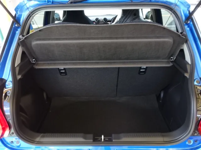 スイフト(スズキ)ベースグレード　セーフティサポート非装着車 MT登録済未使用車 7