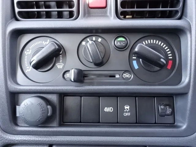 クリッパートラック(ニッサン)DX　４WD届出済未使用車 14