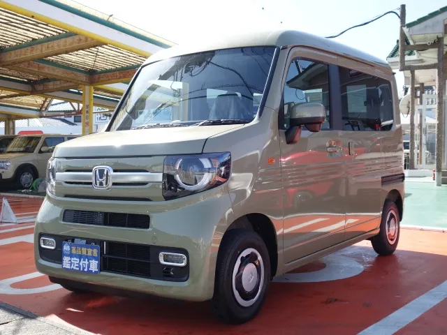 N-VAN(ホンダ)プラススタイルFUN　６ＭＴ届出済未使用車 1