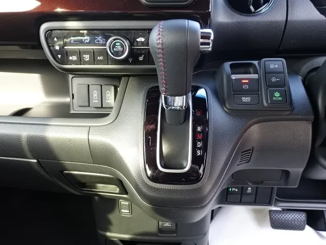 N-BOX(ホンダ)Ｌターボ　コーディネート届出済未使用車 24